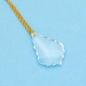 18 inch, Vintage Glass Clear Gem Pendant Gold Tone Necklace - N35